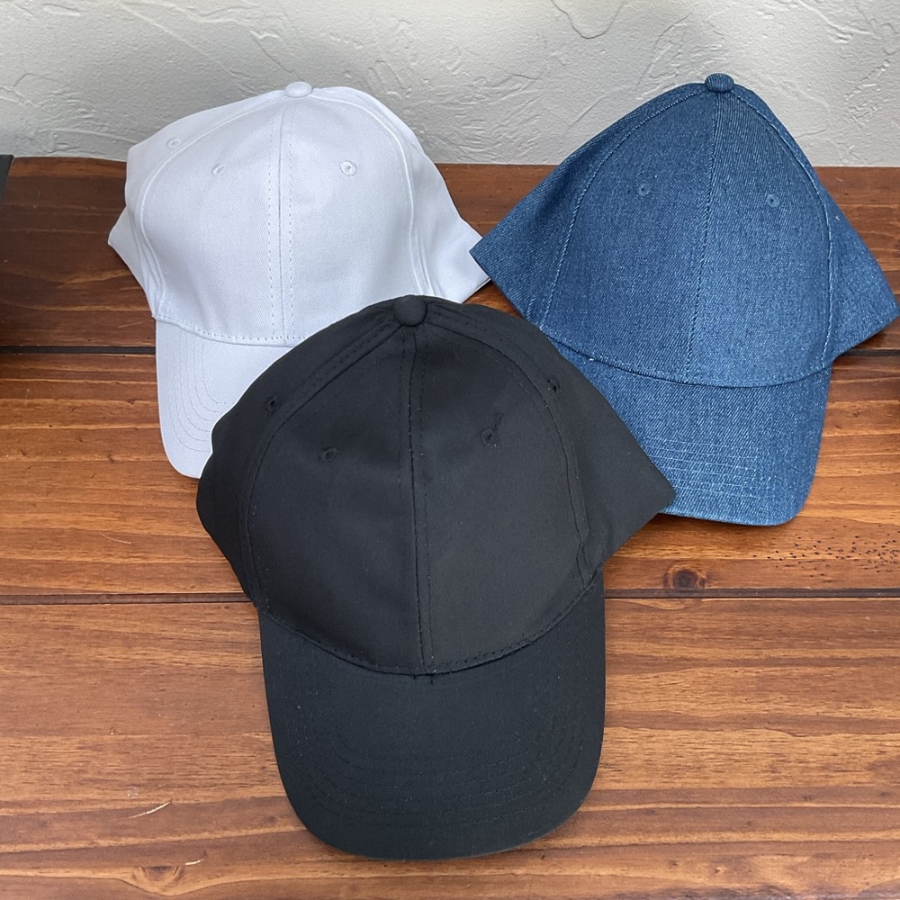 THREE ADJUSTABLE BASEBALL CAPS